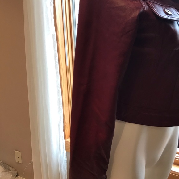 Red leather jacket - Picture 5 of 8